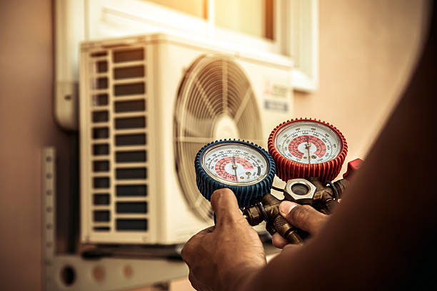 Professional Ac Installation technician working in Storrs Mansfield, CT